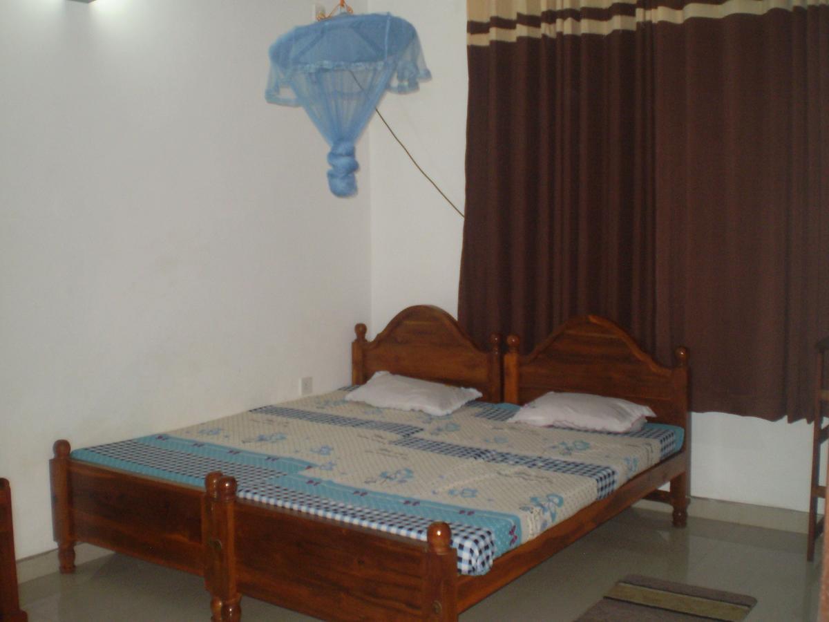 Grand Hilton Hotel Negombo Extérieur photo