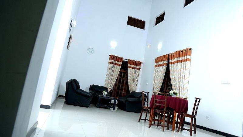 Grand Hilton Hotel Negombo Extérieur photo